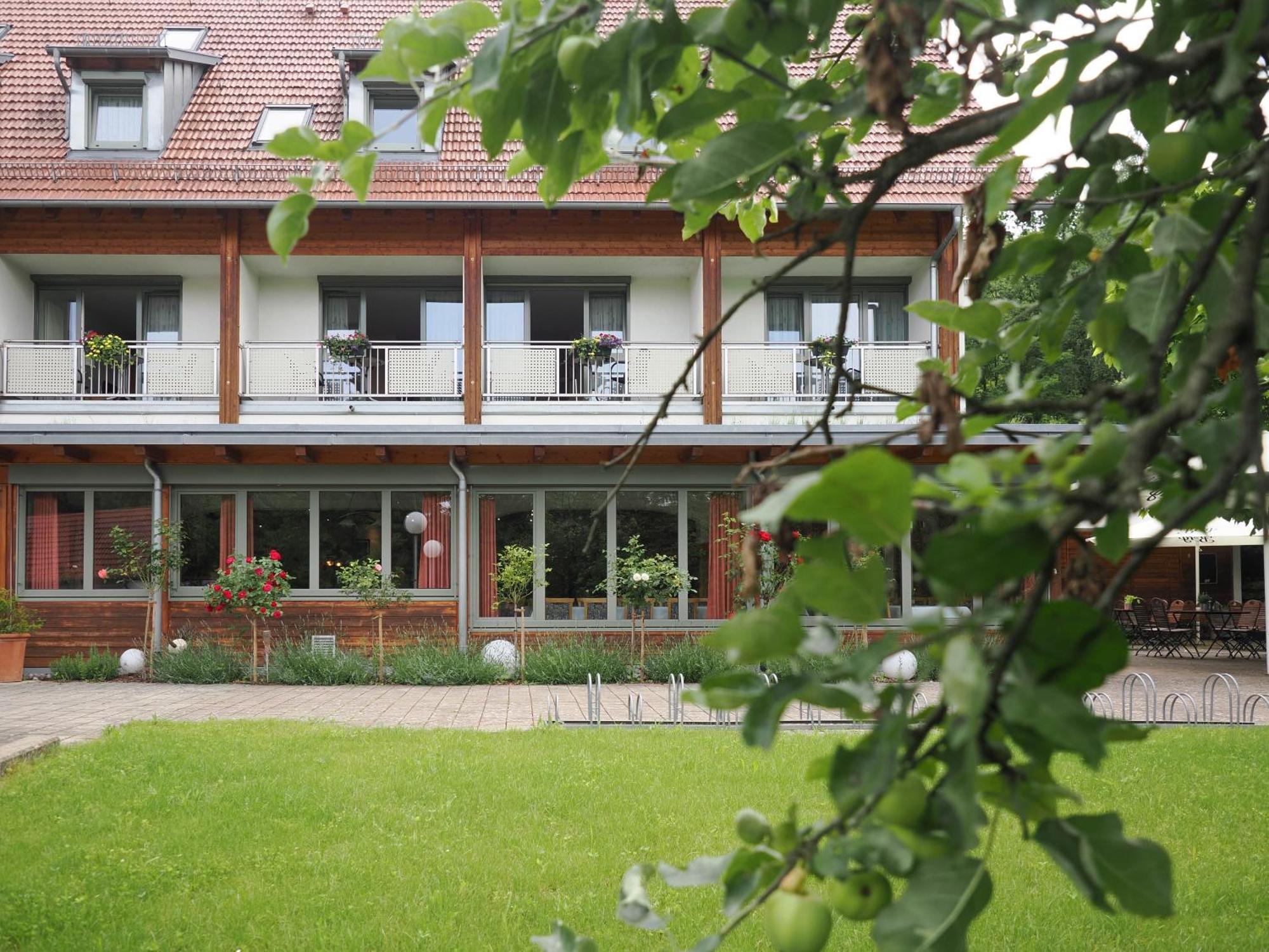 Landhotel Waldheim Pliezhausen Eksteriør billede